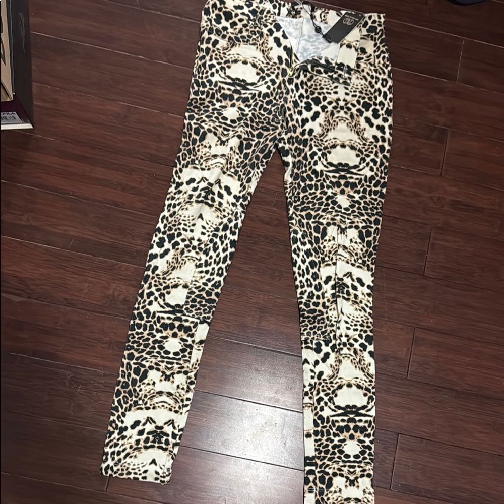 Leopard Print Women's Pants NWT Back Pockets - Super Soft Pant Leggings - Small